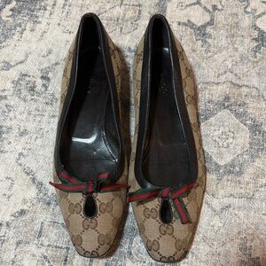 Gucci Brown GG Canvas Ballet Flats with Green & Red Ribbon